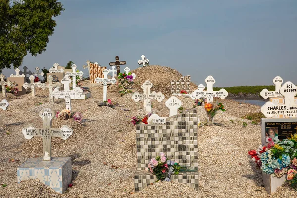 Joal-Fadiouth, Senegal - 15. listopad2019: Hřbitov v Joal-Fadi — Stock fotografie