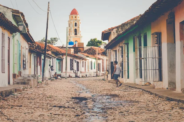 Trinidad, kuba - 16. Dezember 2019: farbenfrohe häuser und vintage — Stockfoto