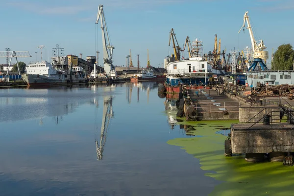 KALINININGRAD, RUSIA - 05 DE SEPTIEMBRE DE 2019: Puerto de Kaliningrado —  Fotos de Stock