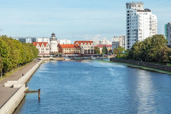 Kaliningrad, Rosja-wrzesień 04, 2019: widok budynków na F — Zdjęcie stockowe