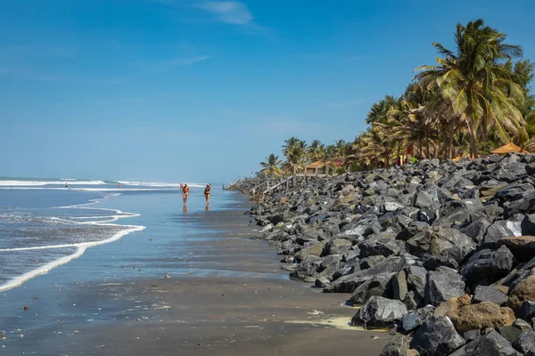 SERREKUNDA, THE GAMBIA - NOVEMBER 22, 2019: Beach near the Seneg — 스톡 사진