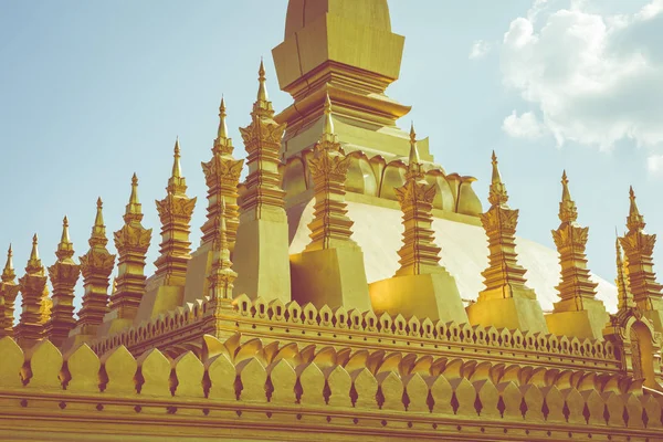 The Golden Pagoda in Vientiane in Laos. Pha That Luang temple. — Stock Photo, Image