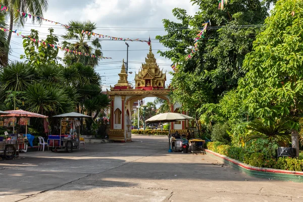 VIENTIANE, LAOS - 17 ОКТЯБРЯ 2019 года: Храм Пха Тхэ Луанг в Лаосе — стоковое фото