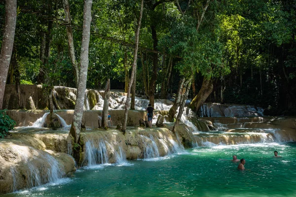 Cascada Tad Sae en la provincia de Luang Prabang, Laos — Foto de Stock