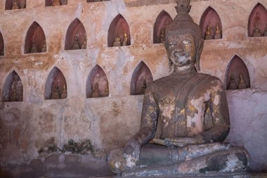 Laos, Wat Sisaket 'te ziyaret etmek için popüler bir yer olan Eski Buda imajı 