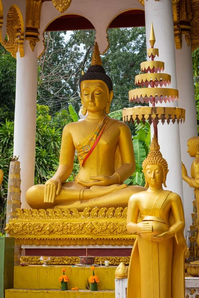 Храм Ват Сисакет во Вьентьяне Старая архитектура и Будда — стоковое фото