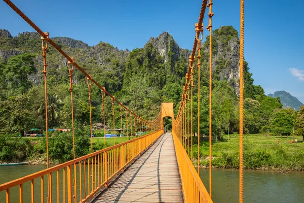 Brücke in Vang Veng, Laos Südostasien. — Stockfoto