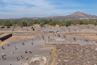 Meksika 'nın Teotihuacan şehrindeki piramitler..