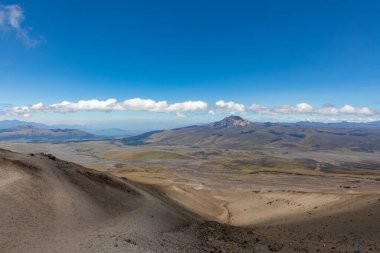 Yürüyüş sırasında Cotopaxi Volvcano 'dan görüntü. Cotopaxi Ulusal Parkı, Ekvador. Güney Amerika.