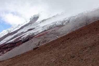 Yürüyüş sırasında Cotopaxi Volvcano 'dan görüntü. Cotopaxi Ulusal Parkı, Ekvador. Güney Amerika.