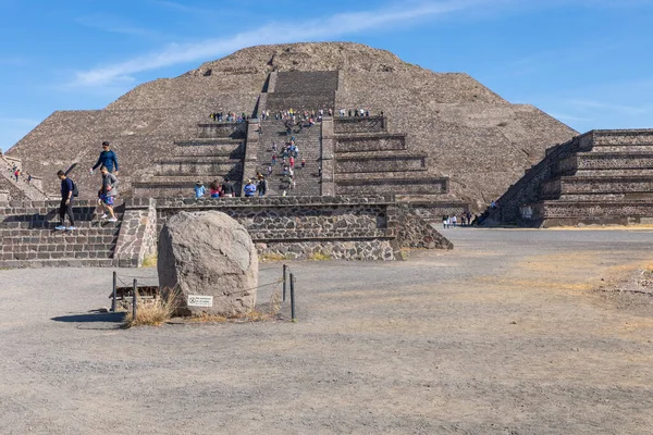 メキシコのTeotihuacanの古代都市のピラミッド — ストック写真