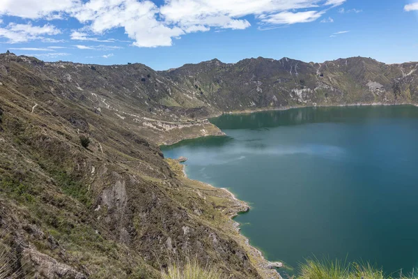 Jezioro Quilotoa Panorama Turkusowej Laguny Krateru Wulkanicznego Quilotoa Pobliżu Quito — Zdjęcie stockowe