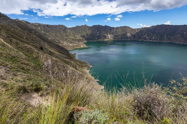 Quilotoa Kilátás Türkizkék Vulkán Kráterlagúnájára Quilotoában Quito Közelében Ecuador Andoki — Stock Fotó