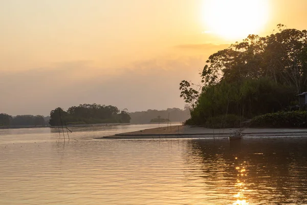 Atardecer Selva Amazónica Durante Viaje Barco Con Reflejo Los Árboles —  Fotos de Stock