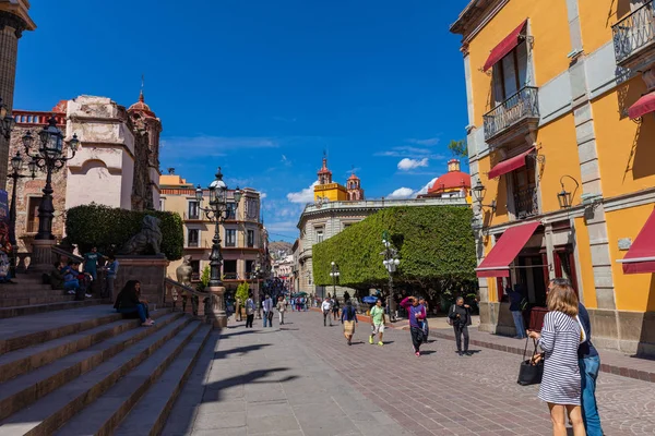 Gekleurde Koloniale Huizen Het Oude Centrum Van Guanajuato Kleurrijke Steegjes — Stockfoto
