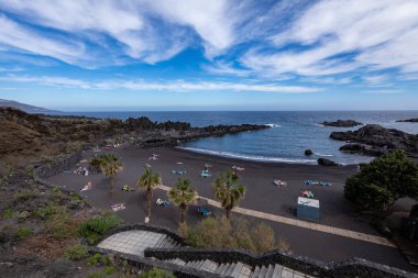La Palma, Kanarya Adaları, İspanya 'daki Los Cancajos plajına bakın..