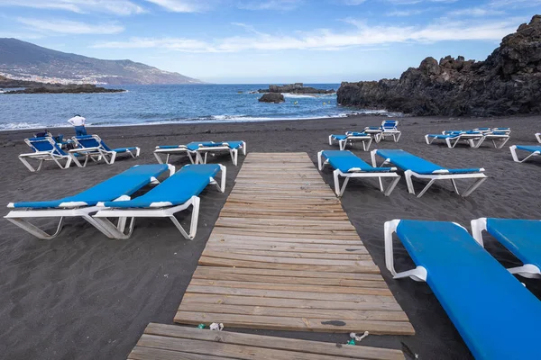 Tumbonas Azules Playa Arena Negra Los Cancajos Palma Islas Canarias —  Fotos de Stock