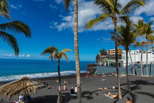 Palmen Strand Mit Schwarzem Lavasand Bei Puerto Naos Auf Palma — Stockfoto