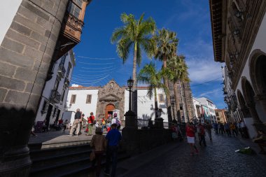 Santa Cruz De La Palma 'nın merkezinde Iglesia El Salvador' un eski barok mezhebi. Kanarya Adaları, İspanya.