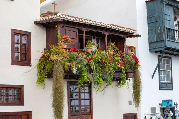Famosos Balcones Coloridos Antiguos Decorados Con Flores Santa Cruz Capital — Foto de Stock