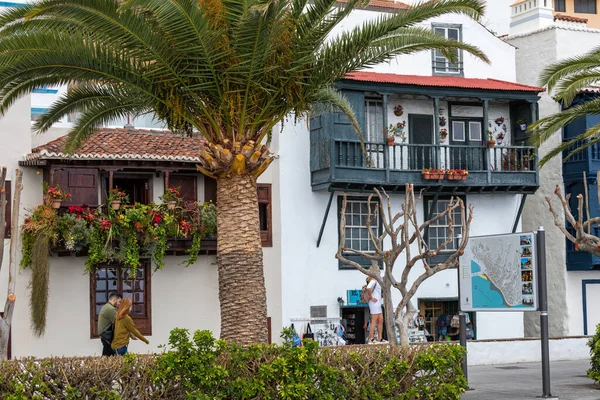 Famosos Balcones Coloridos Antiguos Decorados Con Flores Santa Cruz Capital — Foto de Stock