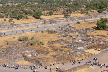 Meksika 'nın Teotihuacan şehrindeki piramitler.