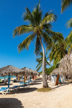 PLAYA ANCON, CUBA - 17 Aralık 2019 Trinidad, Küba yakınlarındaki Playa Ancon plajı