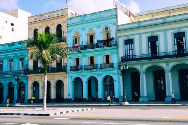 Havana Cuba Prosince 2019 Havana Old Town Street Místními Lidmi — Stock fotografie