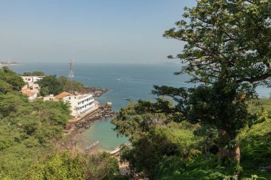 Dakar kıyı şeridi, sahil ve bitki örtüsü. Dakar. Senegal. Batı Afrika.