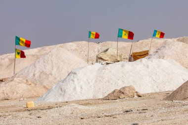 Rose Gölü veya Retba Gölü 'nde tekneler. Dakar. Senegal. Batı Afrika. UNESCO Dünya Mirası.