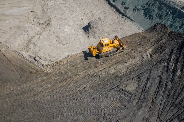 Légi Felvétel Ipari Ásványok Nyílt Aknájáról Opencast Bánya Sok Géppel — Stock Fotó