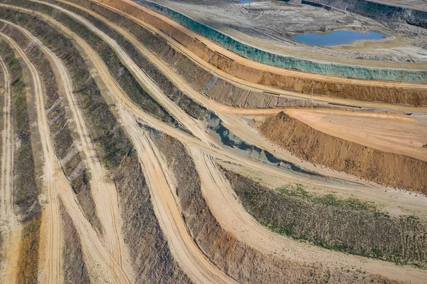 Mineral Açık Maden Ocağındaki Endüstriyel Terasların Havadan Görünüşü Açık Madencilik — Stok fotoğraf