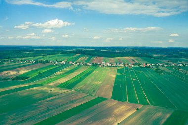 Silezya Voyvoda, Jura bölgesindeki yeşil tarım alanının havadan görünüşü. Polonya.