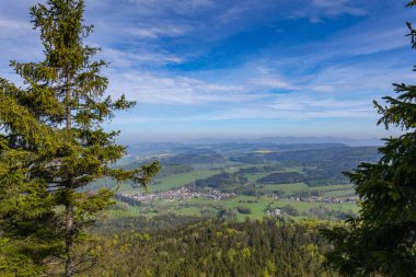 Polonya, Kudowa-Zdroj 'daki Stolowe Dağları Ulusal Parkı. Polonya seyahatleri için popüler bir yer..