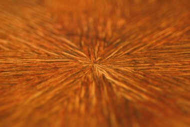 Tahta masada yıldız patlaması deseni var.