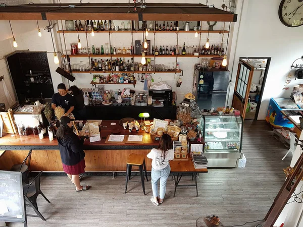 The inner workings of a popular coffee shop bar — 스톡 사진