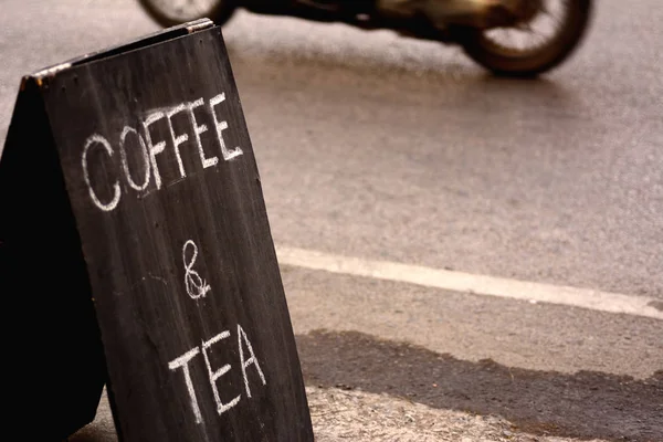 Señal de café y té en el lado de la carretera —  Fotos de Stock