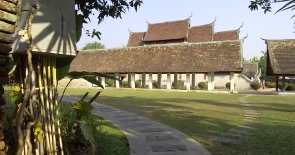 泰国清迈地标旅游地 观音观音寺 完整的传统兰娜 弥足珍贵 — 图库视频影像