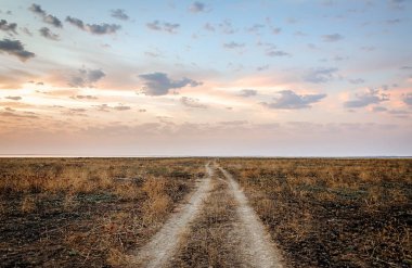 toprak yol güzel gökyüzü akşam
