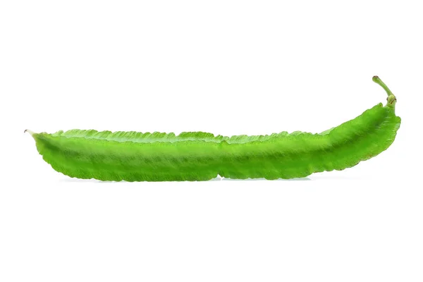 Färsk grön Winged Bean Isolerad på vit bakgrund — Stockfoto