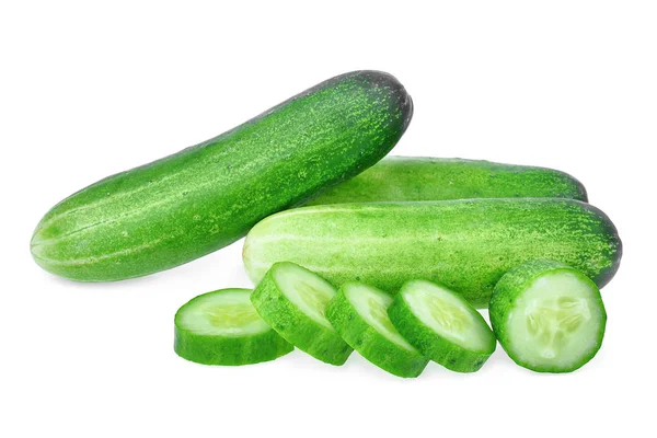 Verse groene komkommer en snijd geïsoleerd op witte achtergrond — Stockfoto
