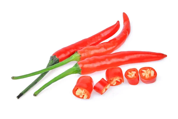 Verse rode hete chili peper geïsoleerd op witte achtergrond — Stockfoto