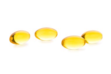 Balık yağı hapı beyaz izole