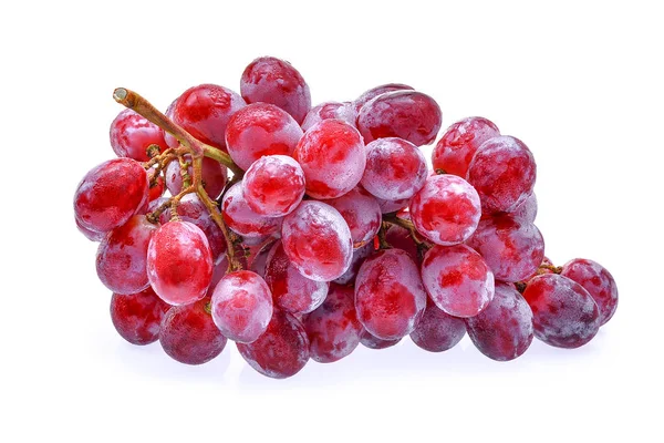 Metade da uva vermelha fresca isolada em branco — Fotografia de Stock