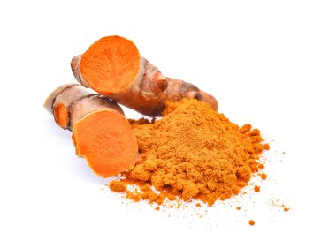 zerdeçal kök ve beyaz arka plan üzerinde izole toz