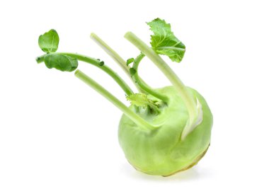 Taze kohlrabi beyaz arka planda izole edildi