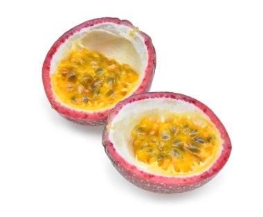 taze tutku meyve beyaz arka plan üzerinde izole yarısı