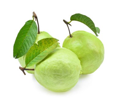 Beyaz arka plan üzerinde taze guava meyve solated