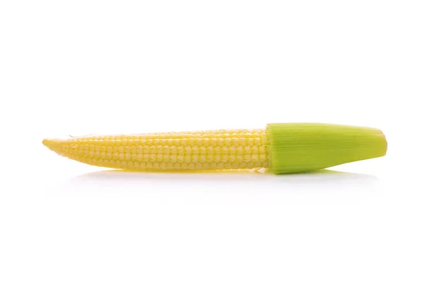 Baby maïs geïsoleerd op witte achtergrond — Stockfoto