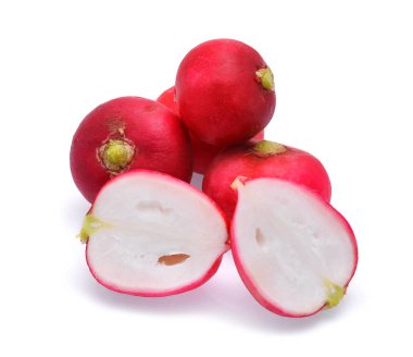 Beyaz arkaplanda küçük bahçe turpu 